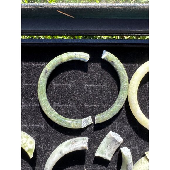 Broken Jade Bangles - Lot of 9 - Picture 5 of 10